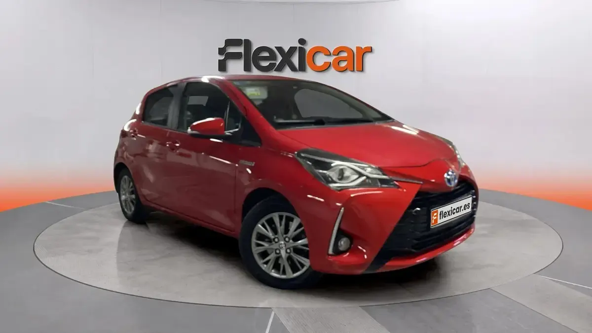 Usado Toyota Yaris Hybrid Active 100 CV (73 kW) 2018 Berlina