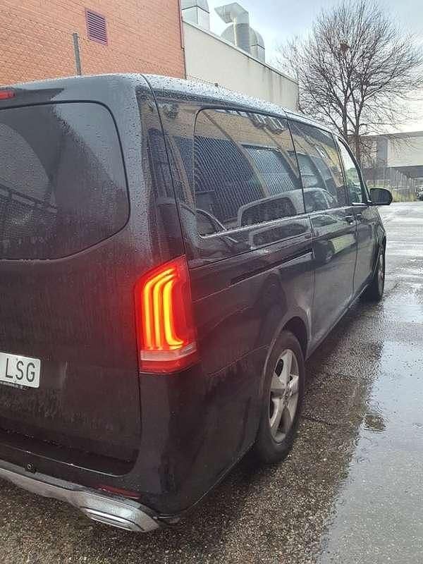 Usado Mercedes V220 163 CV (119 kW) 2021 Negro Monovolumen