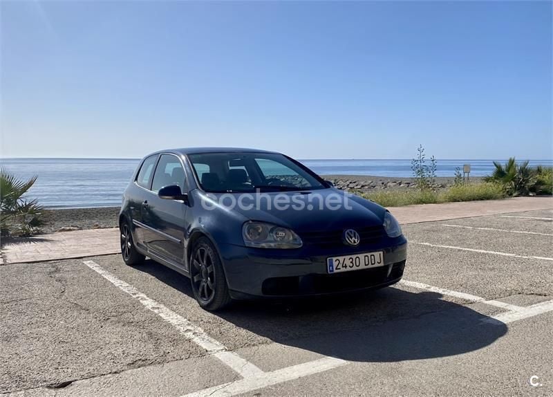 Azul Usado 2005 VW Golf IV Highline Berlina | 3500 € (Buen precio) - Imagen 1/4