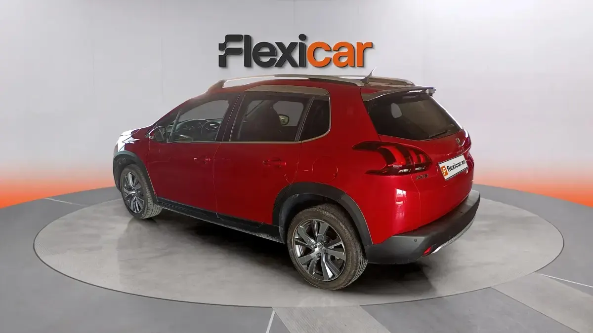 Usado Peugeot 2008 Allure 101 CV (74 kW) 2019 Rojo SUV