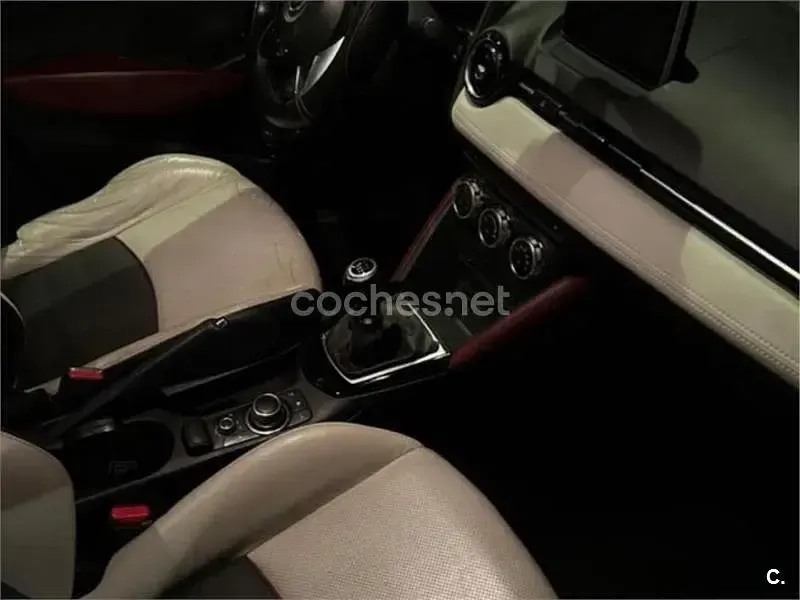 Begagnad Mazda CX-3 Luxury 120 HK (88 kW) 2016 Röd SUV