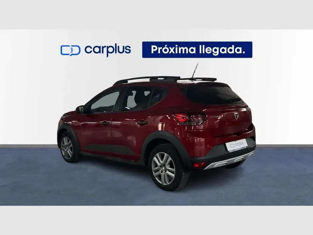 Usado Dacia Sandero Essentiel 91 CV (66 kW) 2021 Rojo Utilitario
