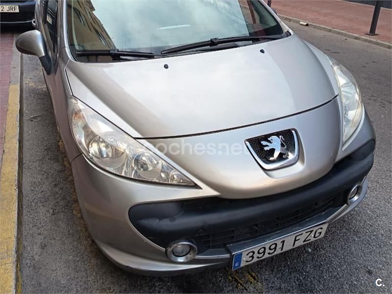 Gris / plata Usado 2008 Peugeot 207 Sport Berlina | 3990 € (Super precio) - Imagen 1/4