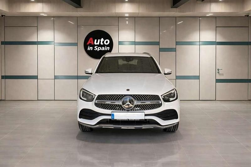 Usado Mercedes GLC300e 320 CV (235 kW) 2021 Blanco Coupe