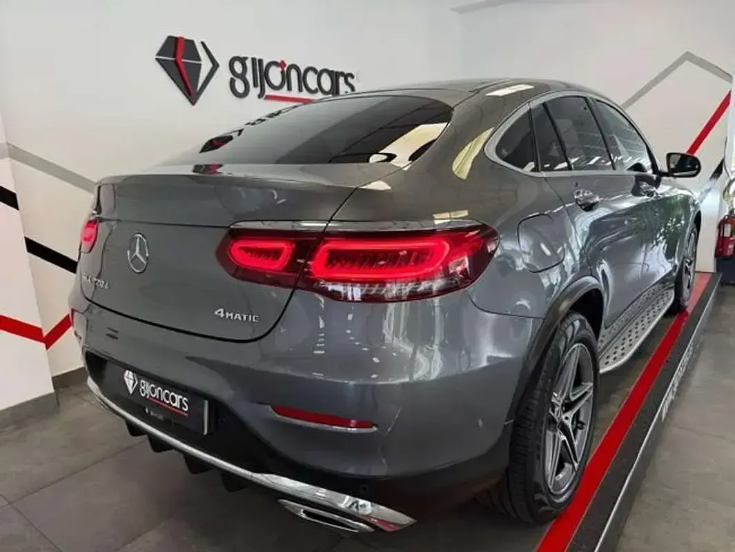 Usado Mercedes GLC220 194 CV (142 kW) 2022 Gris / plata SUV