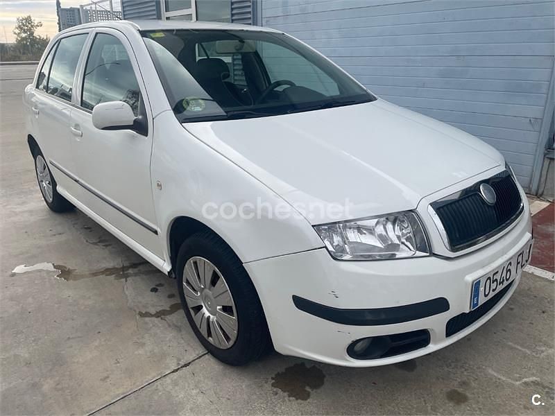 Blanco Usado 2007 Skoda Fabia Comfort Berlina | 2500 € (Precio justo) - Imagen 1/4