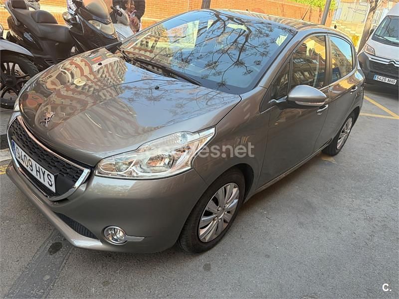 Usado Peugeot 208 Active 82 CV (60 kW) 2014 Beige Utilitario