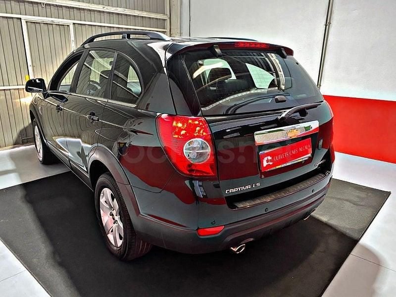 Usado Chevrolet Captiva LS 127 CV (93 kW) 2010 Negro SUV