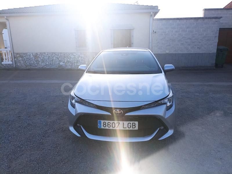 Gris / plata Usado 2022 Toyota Corolla Business Edition Berlina | 18.999 € (Buen precio) - Imagen 1/4