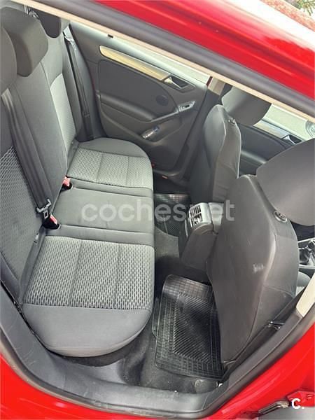 Usado VW Golf VII 90 CV (66 kW) 2012 Rojo Berlina