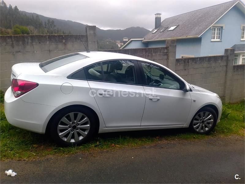 Blanco Usado 2012 Chevrolet Cruze LS Berlina | 4900 € (Buen precio) - Imagen 1/3