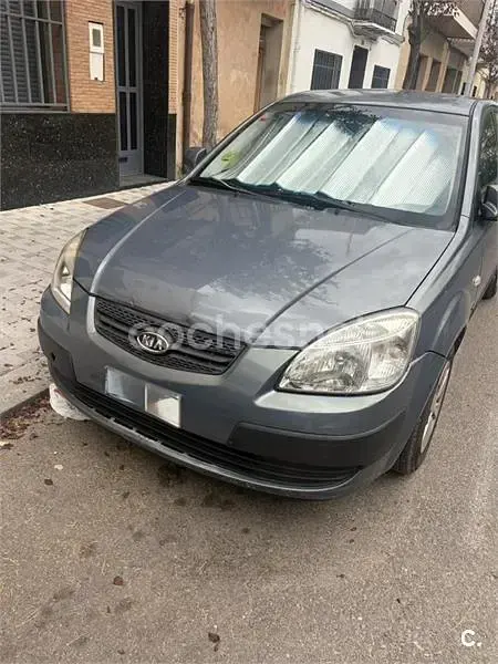 Usado Kia Rio 94 CV (69 kW) 2008 Azul Berlina
