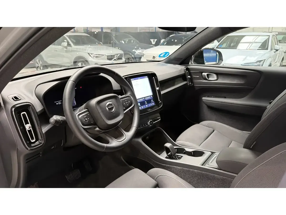 Usado Volvo EC40 Ultra 185 kW (252 CV) 2025 Gris SUV