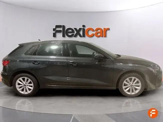 Usado Audi A3 110 HP (80 kW) 2023 Cinzento Sedan