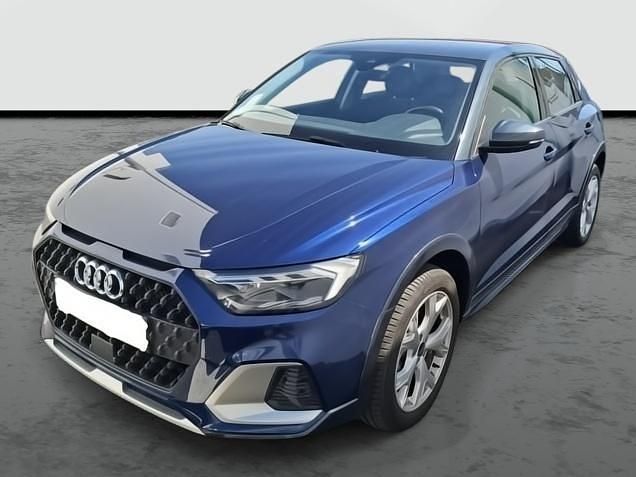 Azul navarra metalizado / gris manhattan Usado 2024 Audi A1 Utilitario | 23.990 € (Precio justo) - Imagen 1/4