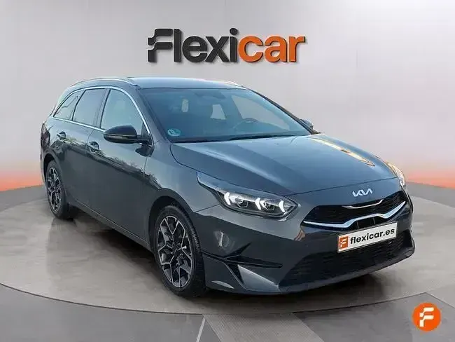 Usado Kia Ceed Style 100 CV (73 kW) 2025 Gris Utilitario