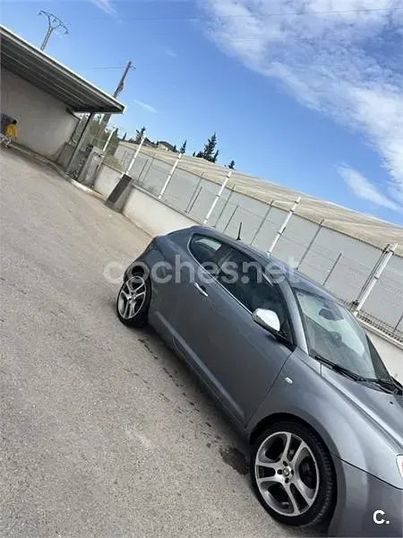 Usado Alfa Romeo MiTo Distinctive 120 CV (88 kW) 2009 Gris / plata Utilitario