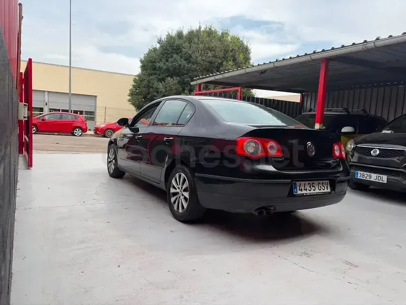 Usado VW Passat Advance 110 CV (80 kW) 2010 Negro Berlina
