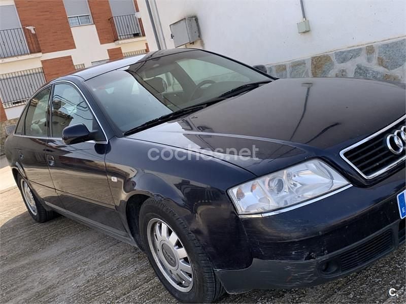 Usado Audi A6 165 CV (121 kW) 1999 Azul Familiar