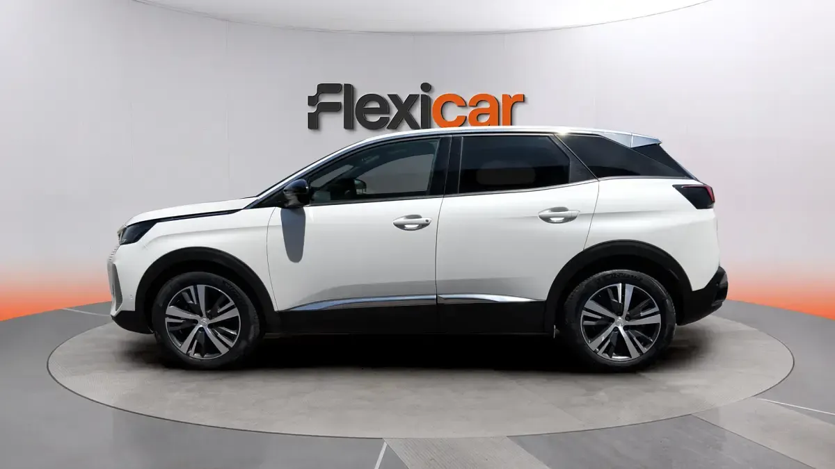 Usado Peugeot 3008 Allure 131 CV (96 kW) 2023 Blanco SUV