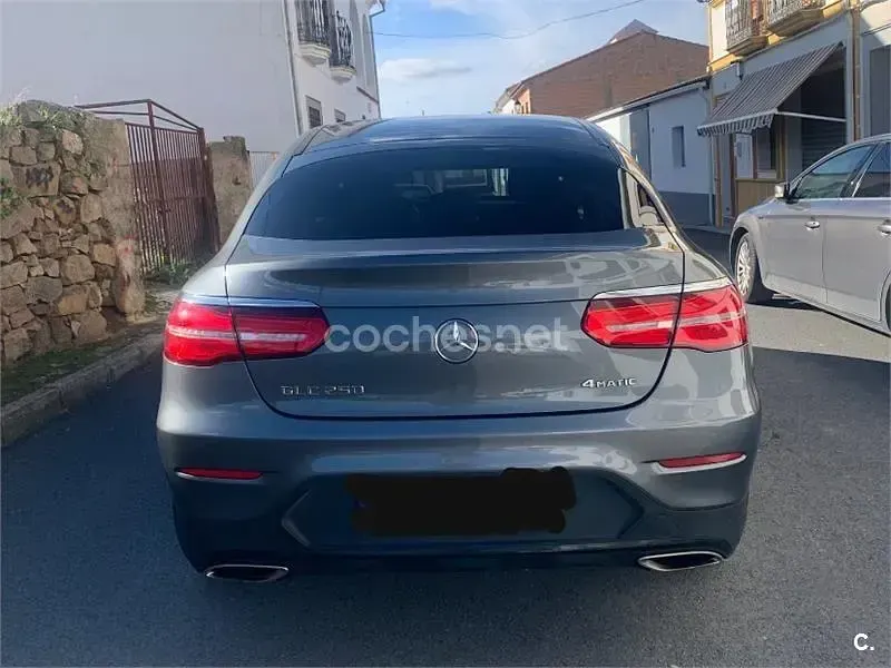 Usado Mercedes GLC250 211 CV (155 kW) 2019 Gris / plata SUV