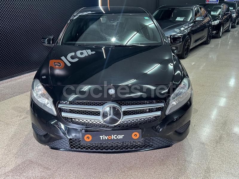 Usado Mercedes A180 Urban 109 CV (80 kW) 2014 Negro Berlina