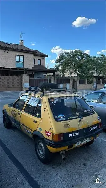 Usado Peugeot 205 65 CV (47 kW) 1991 Amarillo Berlina