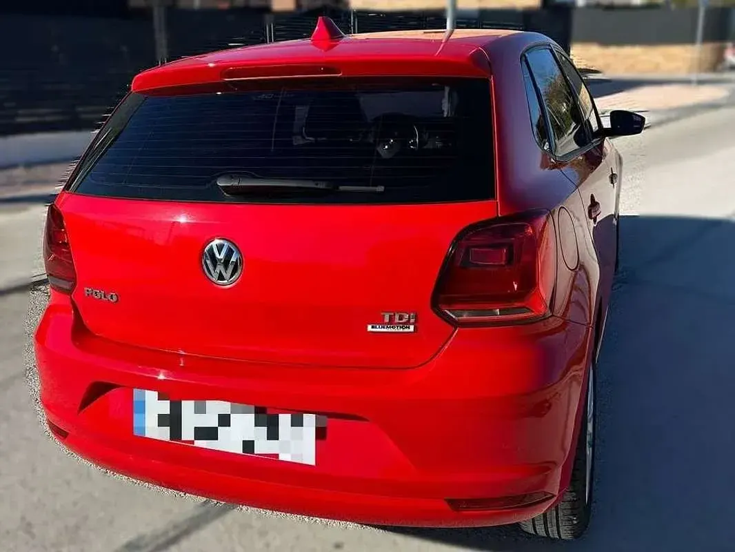 Usado VW Polo Advance 75 CV (55 kW) 2015 Rojo Utilitario