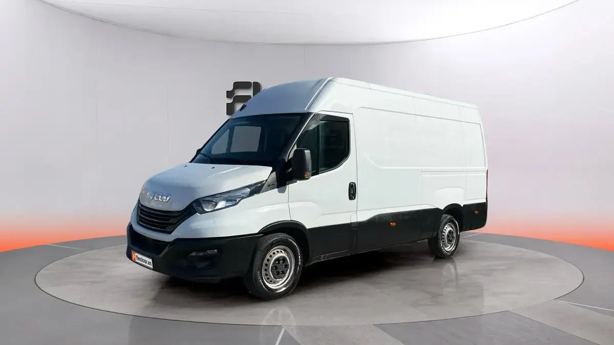 Usado Iveco Daily 156 CV (114 kW) 2023 Blanco Berlina