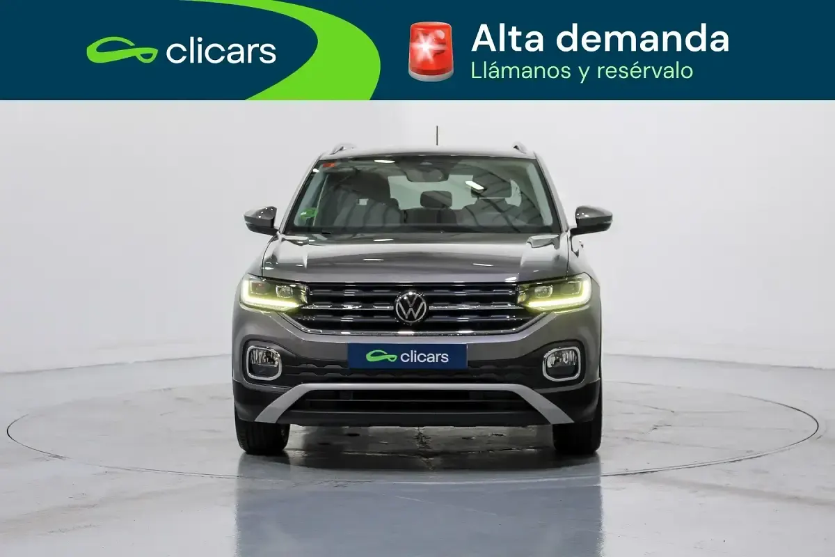 Usado VW T-Cross Sport 110 CV (80 kW) 2021 Gris / plata SUV