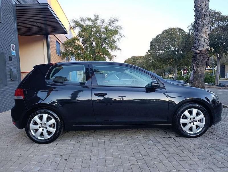 Usado VW Golf VI Highline 140 CV (102 kW) 2008 Negro Utilitario