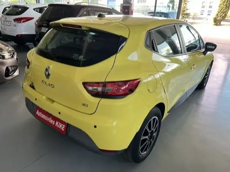 Usado Renault Clio IV Dynamique 90 CV (66 kW) 2013 Amarillo Berlina