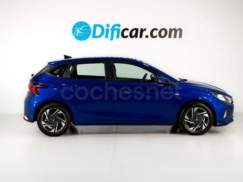 Usado Hyundai i20 100 CV (73 kW) 2021 Azul Utilitario