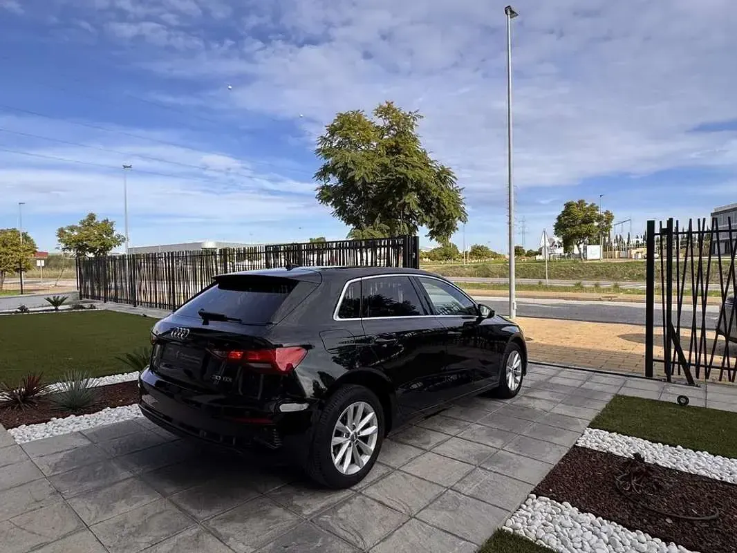 Usado Audi A3 Sportback Advanced 116 CV (85 kW) 2021 Negro Utilitario