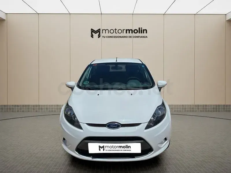 Usado Ford Fiesta Trend 82 CV (60 kW) 2011 Blanco Berlina