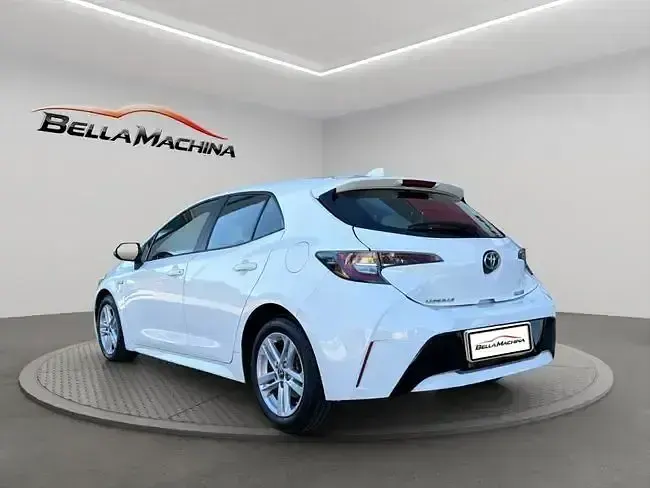 Usado Toyota Corolla Active 122 CV (89 kW) 2020 Blanco Berlina