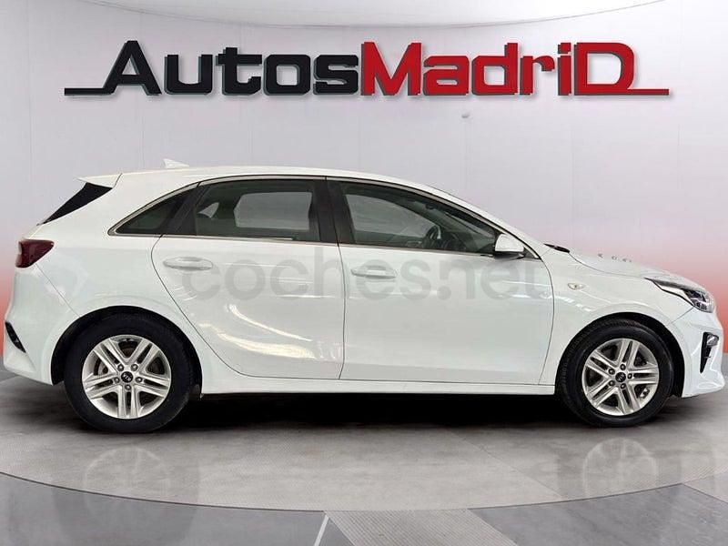 Usado Kia Ceed 120 CV (88 kW) 2021 Blanco Utilitario