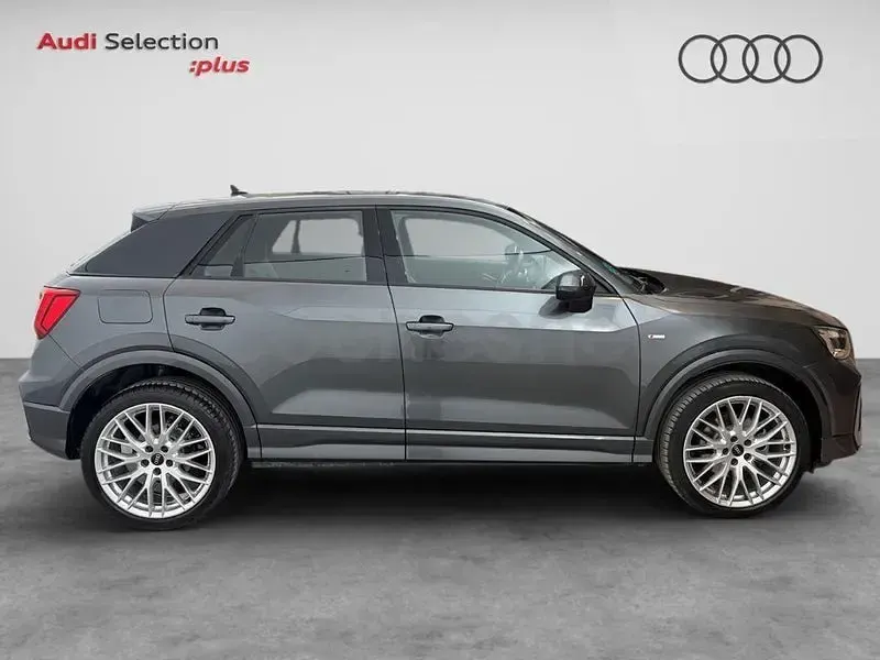 Usado Audi Q2 150 CV (110 kW) 2025 Gris / plata SUV