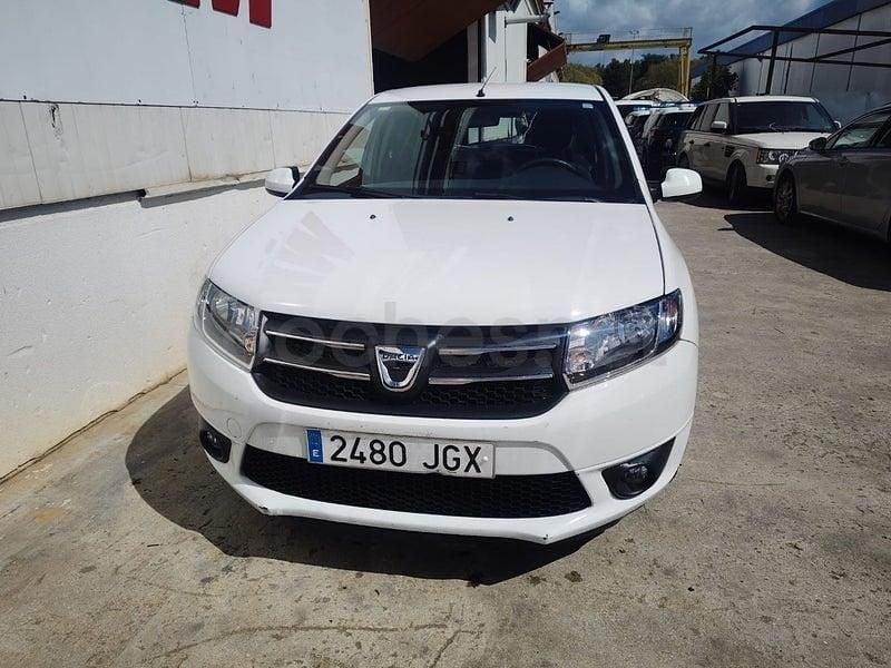 Usado Dacia Sandero Ambiance 75 CV (55 kW) 2015 Gris / plata Berlina