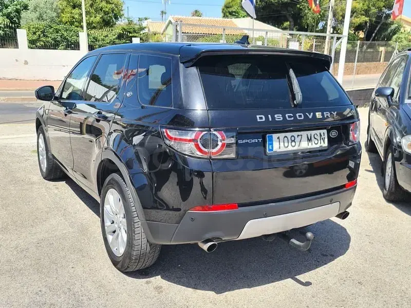 Usado Land Rover Discovery S 180 CV (132 kW) 2016 Negro SUV