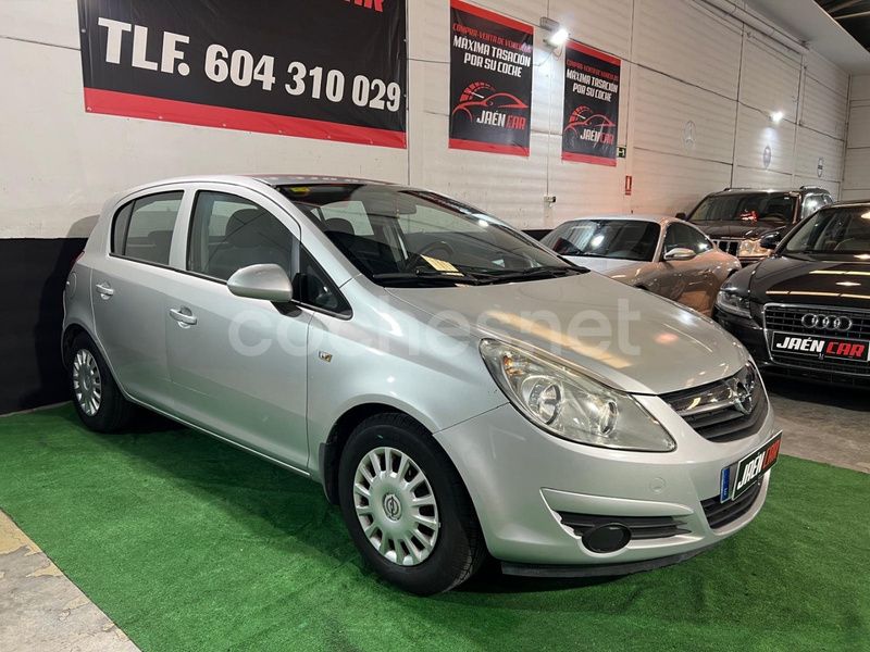 Gris / plata Usado 2010 Opel Corsa Cosmo Berlina | 4980 € (Precio justo) - Imagen 1/4