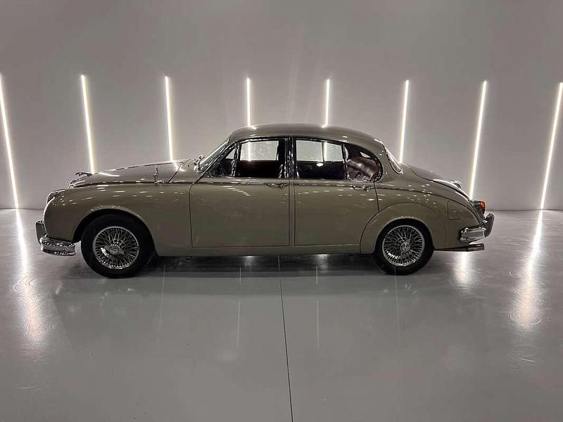 Usado Jaguar MK II 211 CV (155 kW) 1962 Verde Berlina
