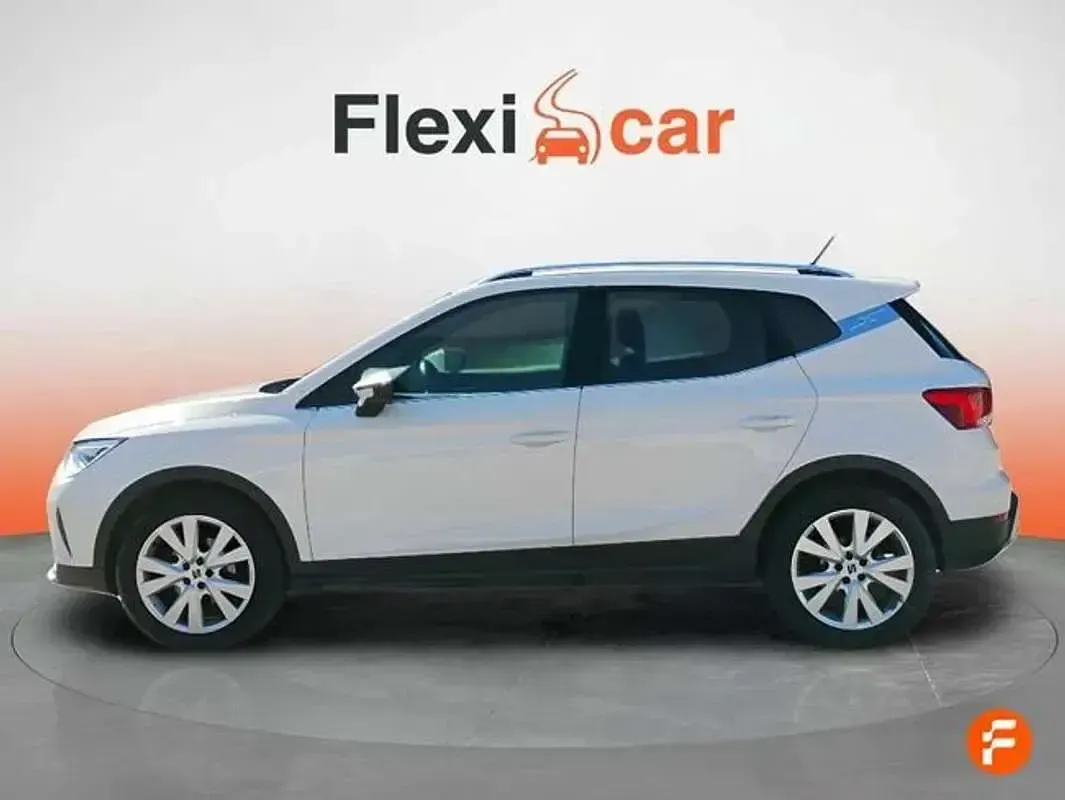 Usado Seat Arona Reference 95 CV (69 kW) 2021 Blanco SUV