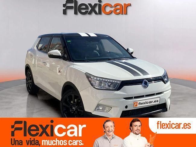 Blanco Usado 2015 Ssangyong (KGM) Tivoli Limited SUV | 9990 € (Precio justo) - Imagen 1/4