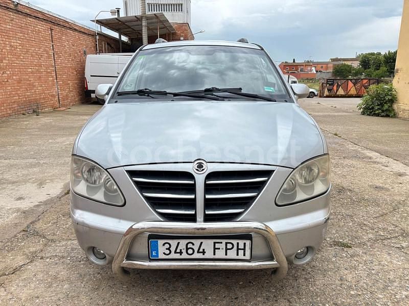 Gris / plata Usado 2007 Ssangyong (KGM) Rodius Monovolumen | 3450 € (Caro) - Imagen 1/4