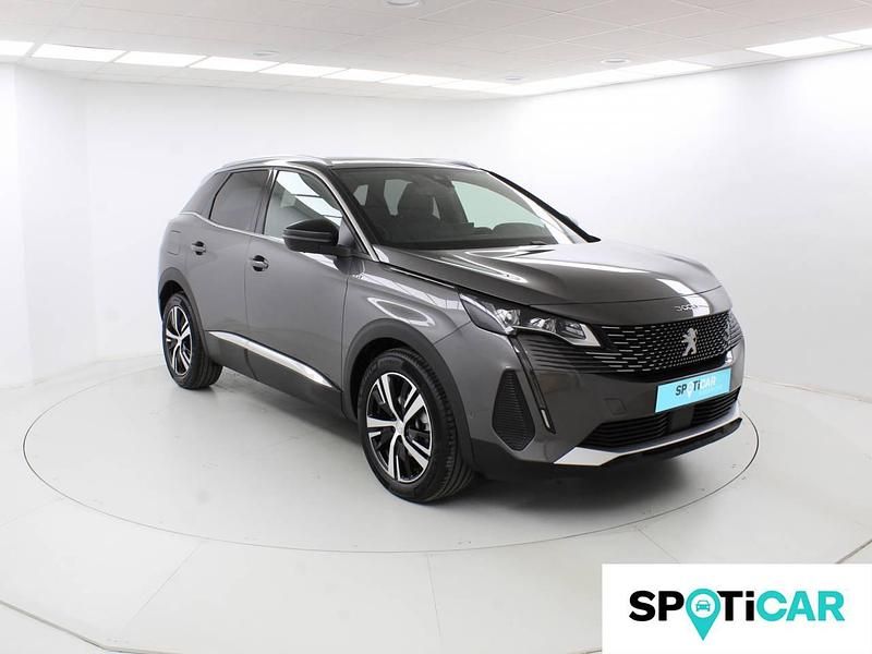 Usado Peugeot 3008 GT 130 CV (95 kW) 2023 Gris SUV