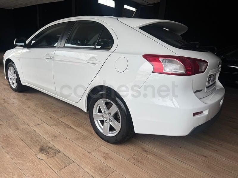 Usado Mitsubishi Lancer Invite 140 CV (102 kW) 2009 Blanco Berlina