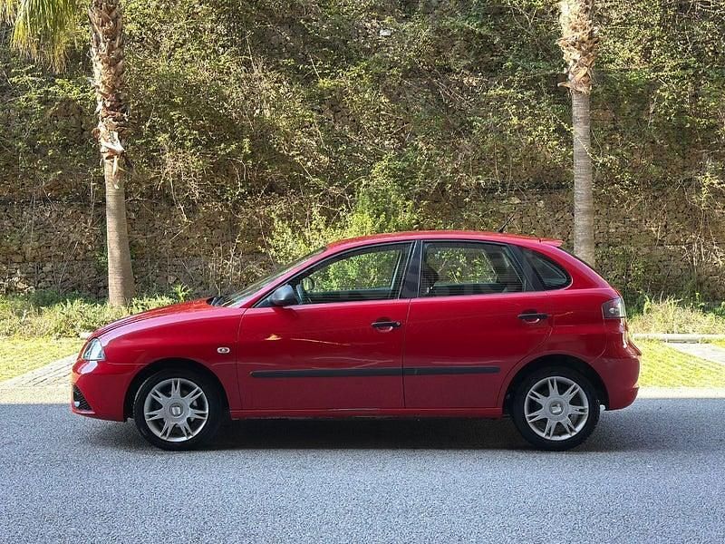 Usado Seat Ibiza Reference 70 CV (51 kW) 2007 Rojo Utilitario