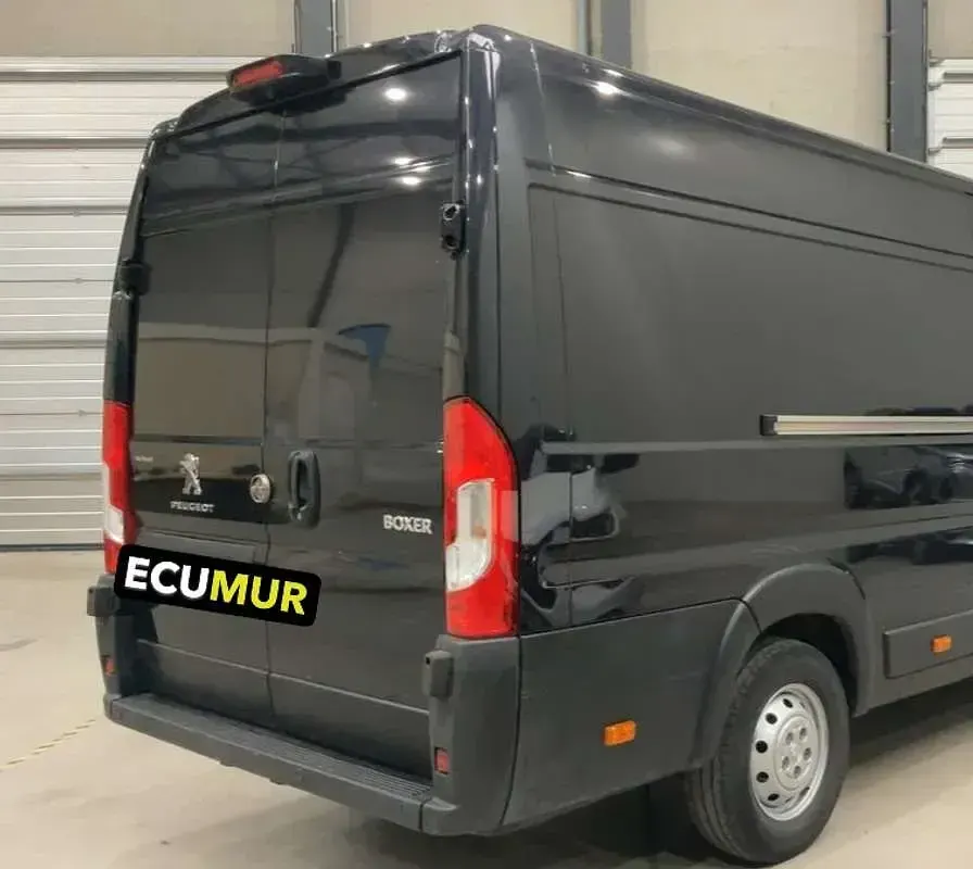 Usado Peugeot Boxer S 165 CV (121 kW) 2022 Negro Van