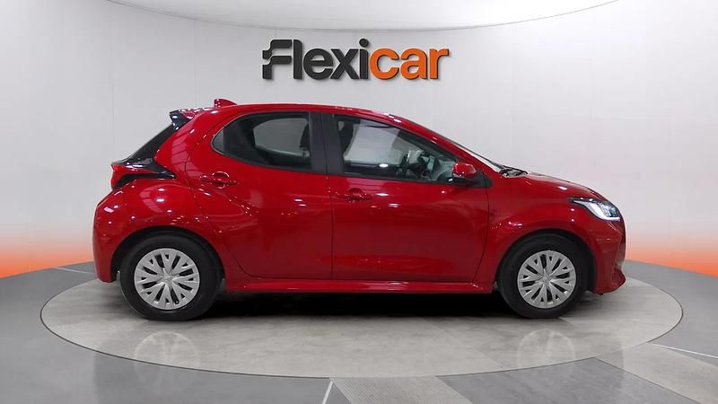 Usado Toyota Yaris Hybrid Business Edition 116 CV (85 kW) 2023 Rojo Utilitario